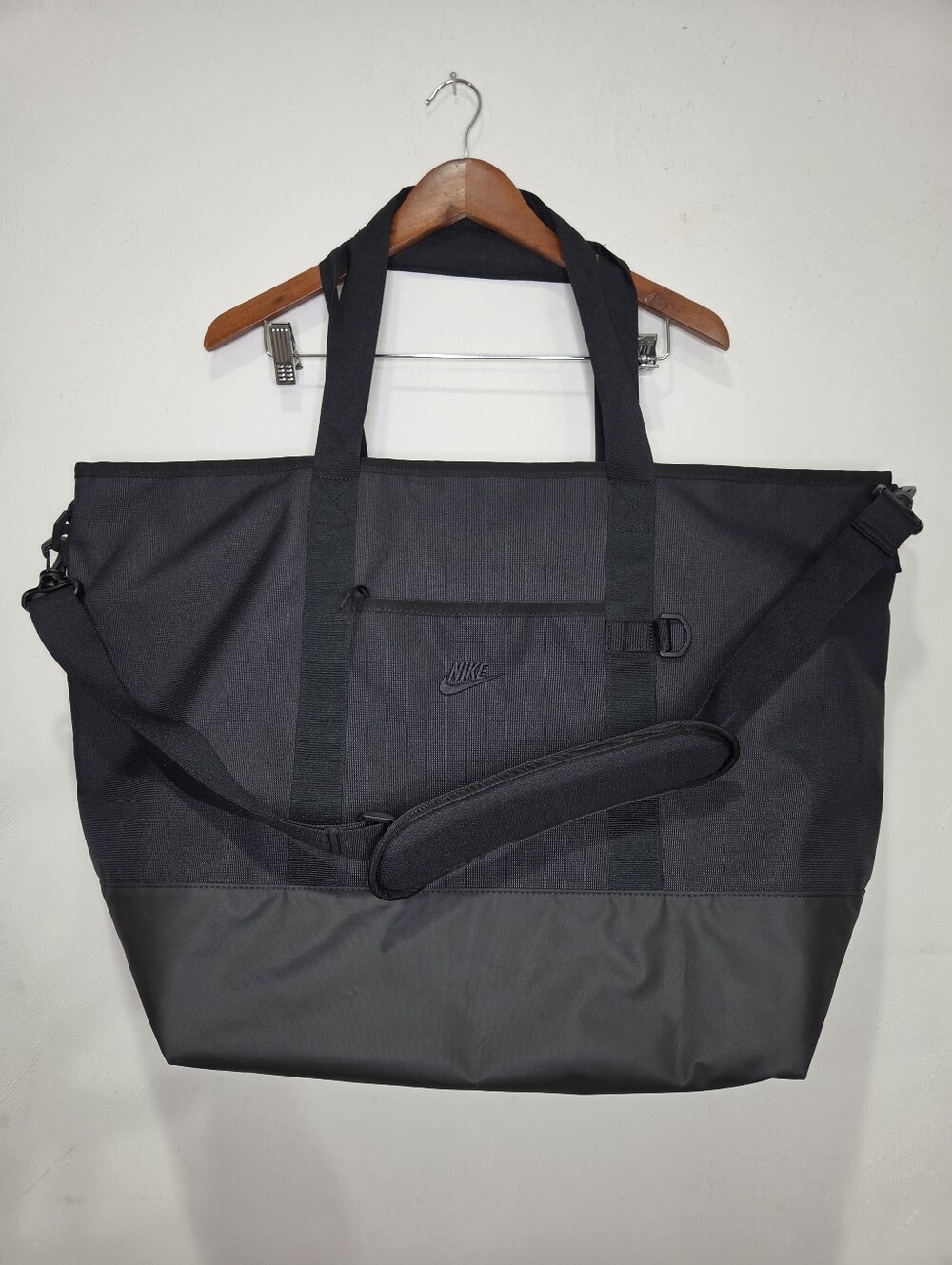 Nike Heritage Eugene Large Black Travel Tote Bag 63L